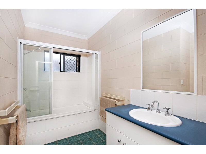 19 Tradewinds Close, Redlynch QLD 4870