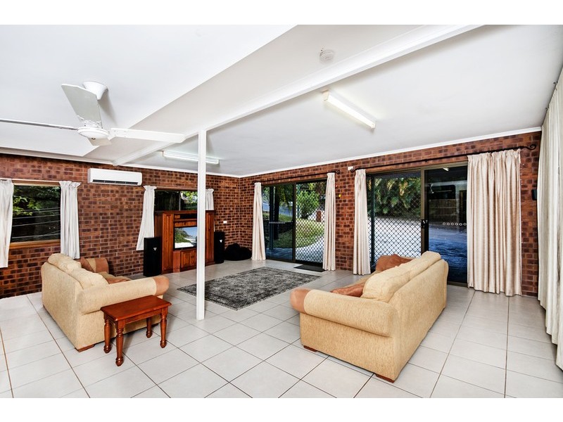 2 Cycas Close, Kamerunga QLD 4870