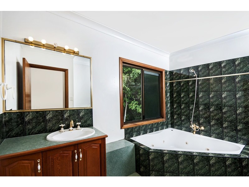 2 Cycas Close, Kamerunga QLD 4870