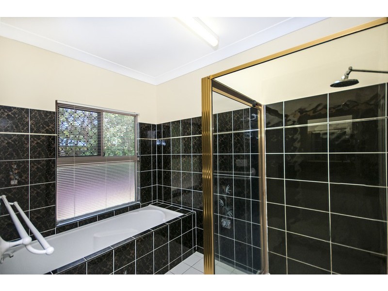 25-27  Runnymede Avenue, Redlynch QLD 4870