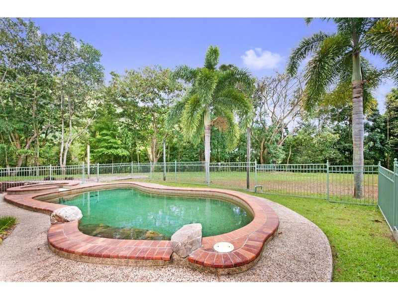 25-27  Runnymede Avenue, Redlynch QLD 4870