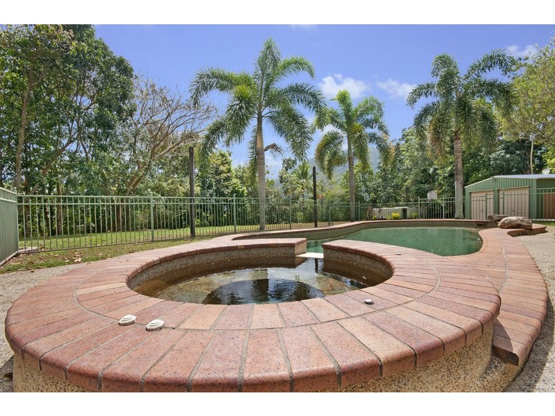 25-27  Runnymede Avenue, Redlynch QLD 4870