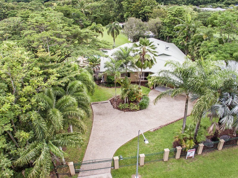 25-27  Runnymede Avenue, Redlynch QLD 4870