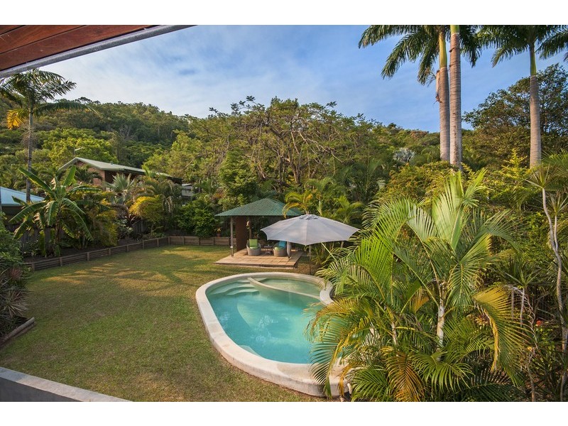 6 Baway Close, Caravonica QLD 4878