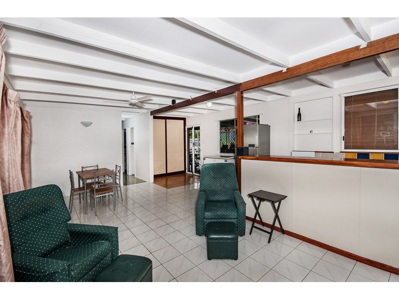 10 Valmadre Street, Caravonica QLD 4878