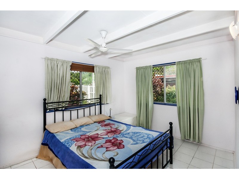 10 Valmadre Street, Caravonica QLD 4878