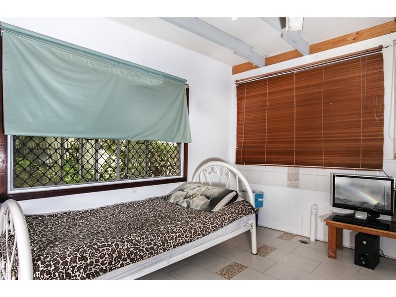 10 Valmadre Street, Caravonica QLD 4878