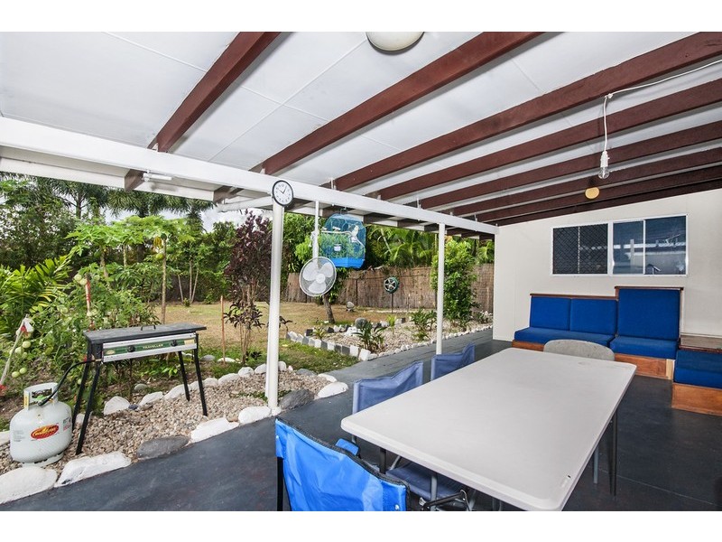 10 Valmadre Street, Caravonica QLD 4878