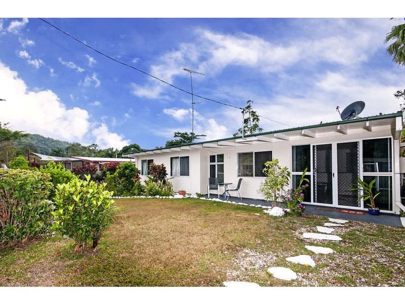 10 Valmadre Street, Caravonica QLD 4878