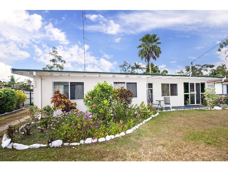 10 Valmadre Street, Caravonica QLD 4878
