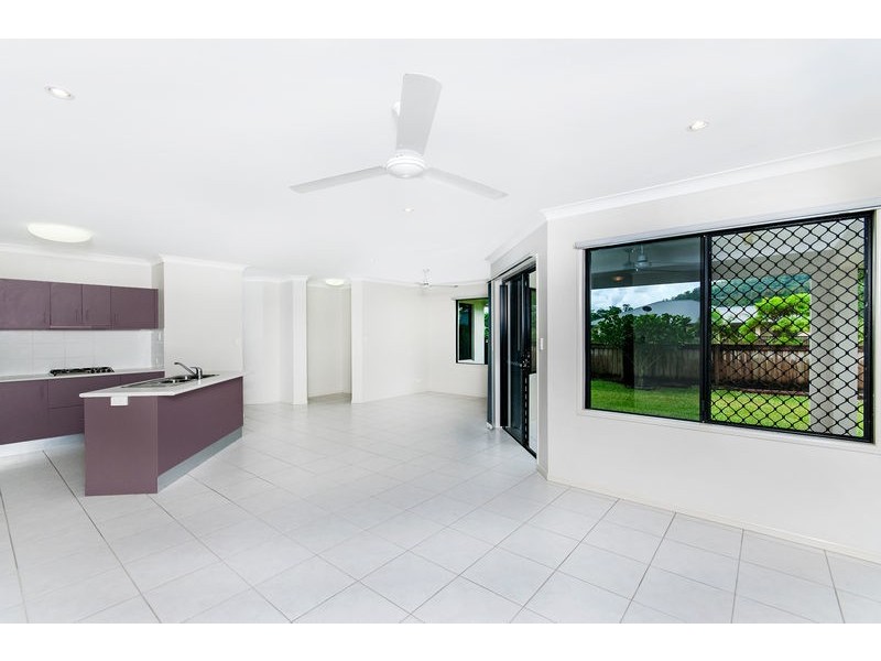 98 Xavier Herbert Drive, Redlynch QLD 4870