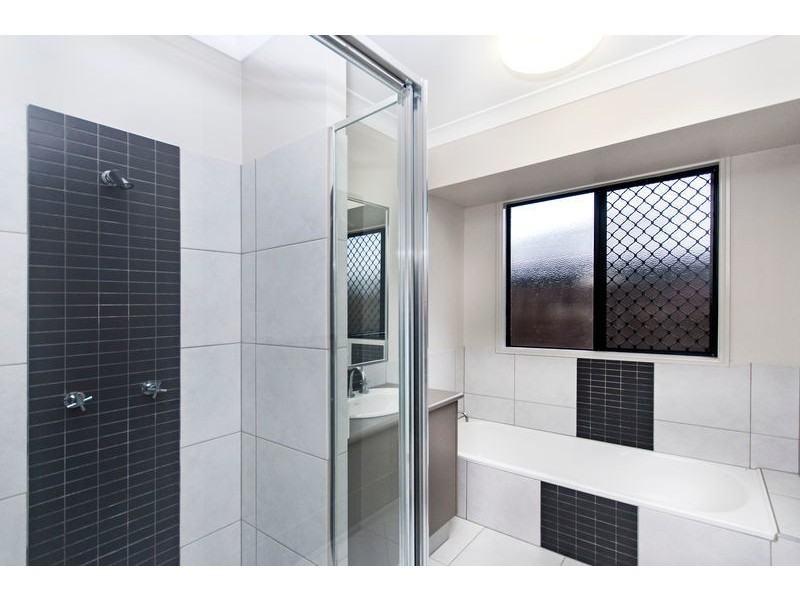 98 Xavier Herbert Drive, Redlynch QLD 4870