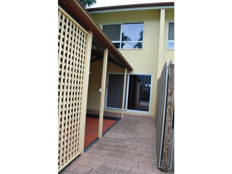 9/3-5 Tenni Street, Redlynch QLD 4870