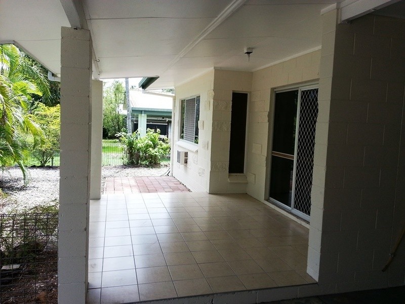 Holloways Beach QLD 4878