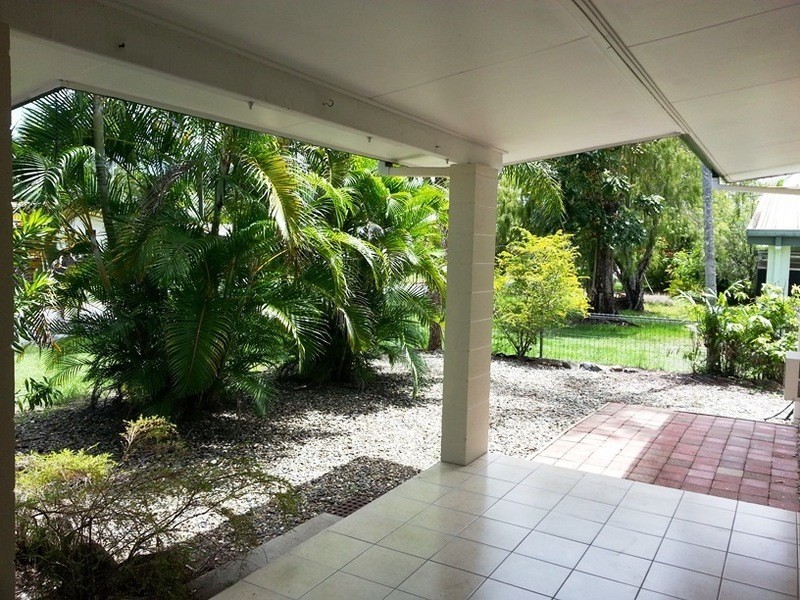 Holloways Beach QLD 4878