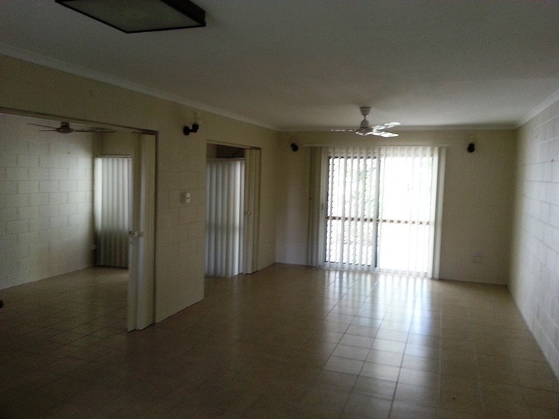 Holloways Beach QLD 4878