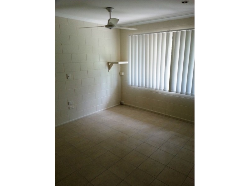 Holloways Beach QLD 4878