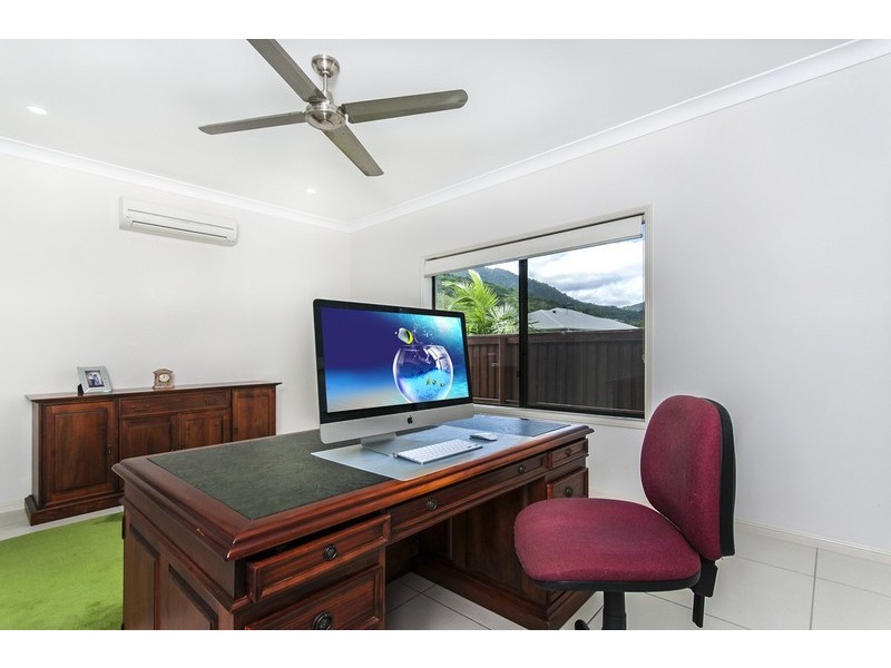 14 Kippin Close, Redlynch QLD 4870