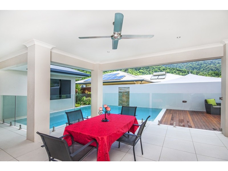 14 Kippin Close, Redlynch QLD 4870