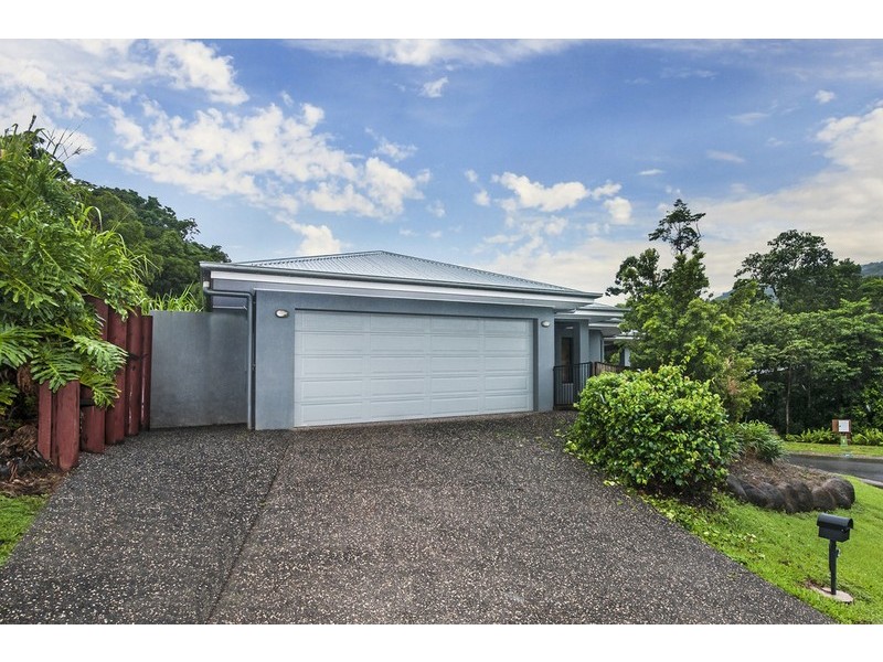 2 Stapleton Close, Redlynch QLD 4870
