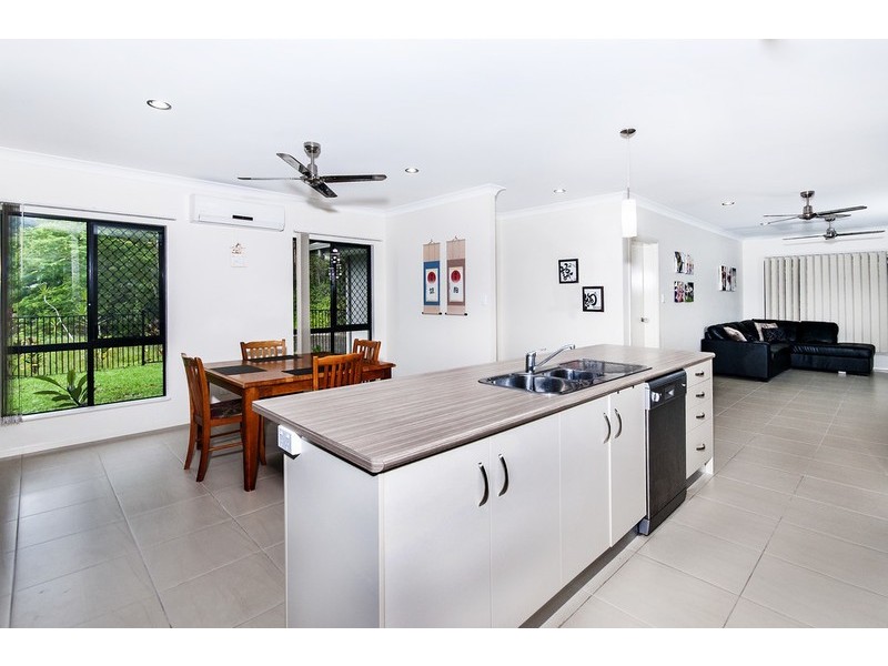 23 William Hickey Street, Redlynch QLD 4870
