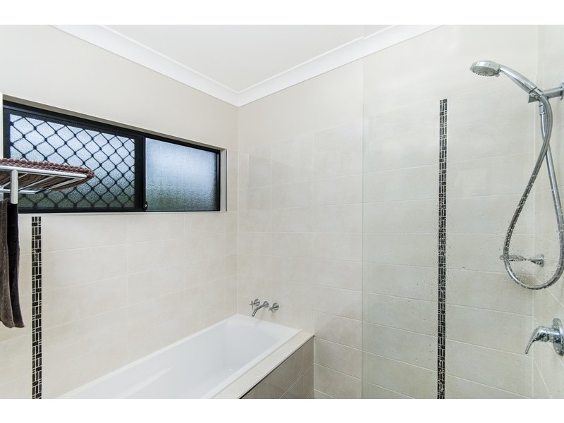 23 William Hickey Street, Redlynch QLD 4870