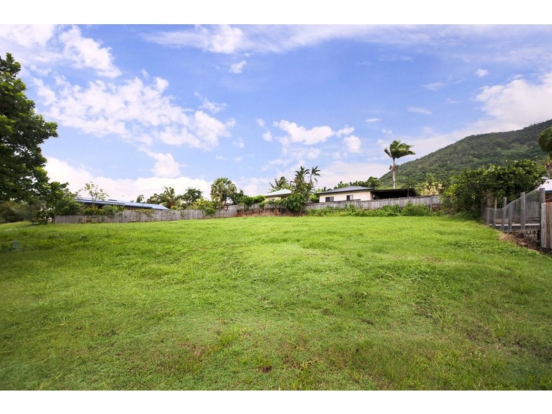 11 Callitris Street, Redlynch QLD 4870