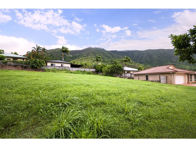 11 Callitris Street, Redlynch QLD 4870