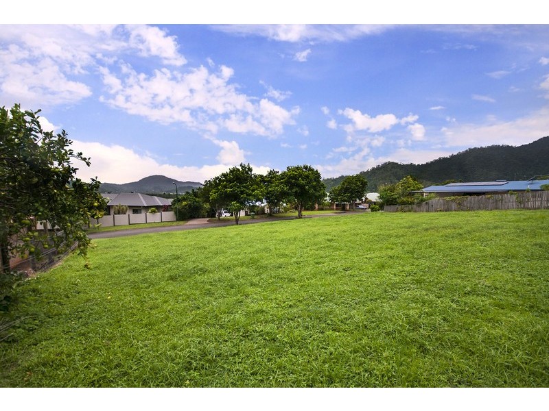 11 Callitris Street, Redlynch QLD 4870