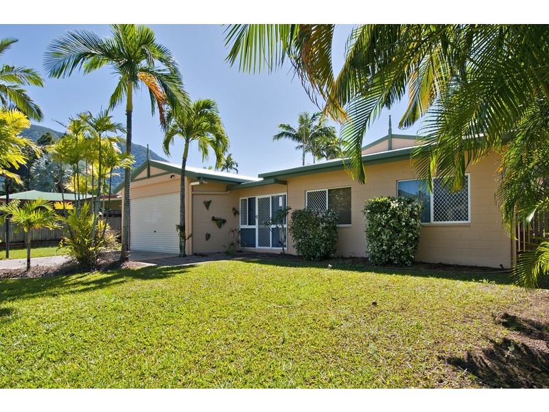 15 Satinash Close, Redlynch QLD 4870