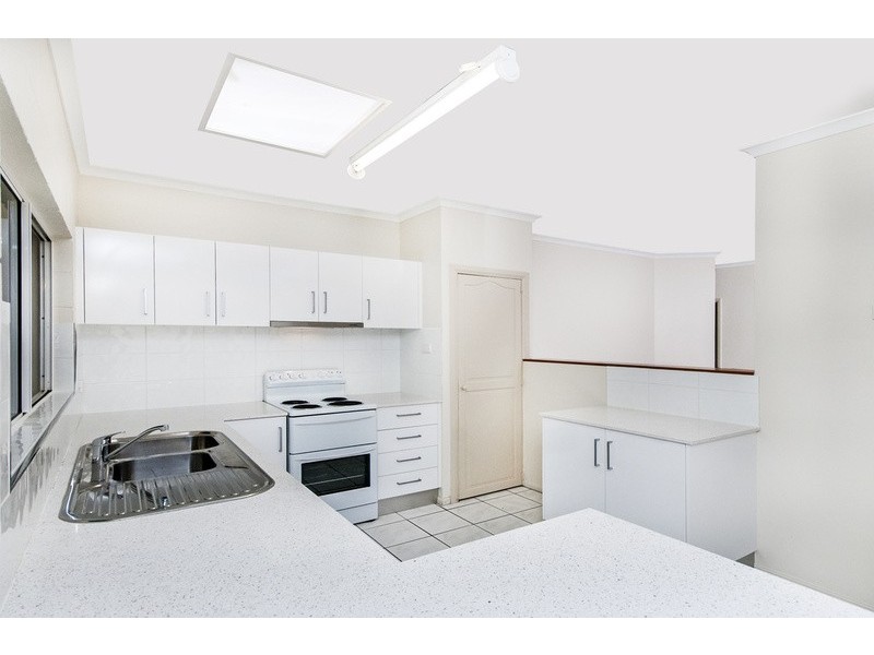 15 Satinash Close, Redlynch QLD 4870