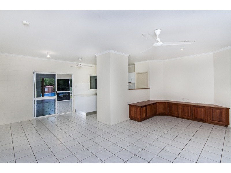 15 Satinash Close, Redlynch QLD 4870