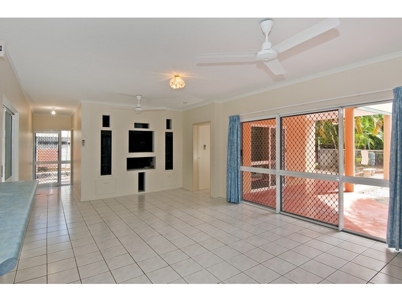 15 Satinash Close, Redlynch QLD 4870