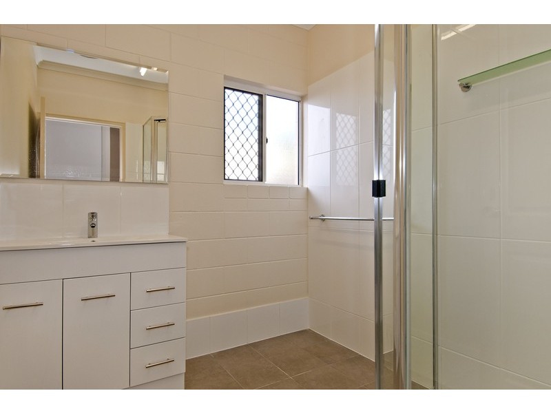 15 Satinash Close, Redlynch QLD 4870
