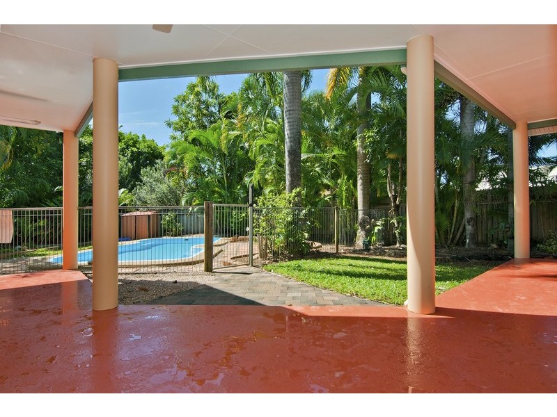 15 Satinash Close, Redlynch QLD 4870