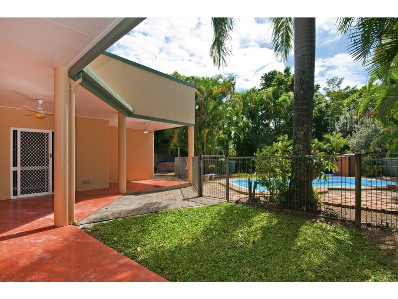 15 Satinash Close, Redlynch QLD 4870