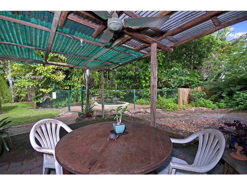 10 Mimosa Street, Holloways Beach QLD 4878