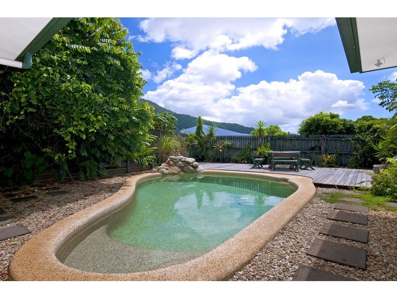 2 Russellia Street, Redlynch QLD 4870
