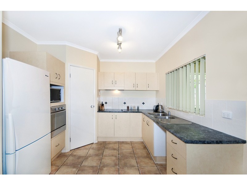 9 Tradewinds Close, Redlynch QLD 4870
