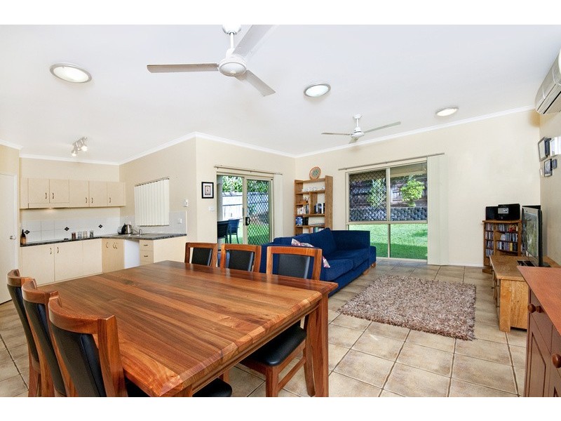 9 Tradewinds Close, Redlynch QLD 4870