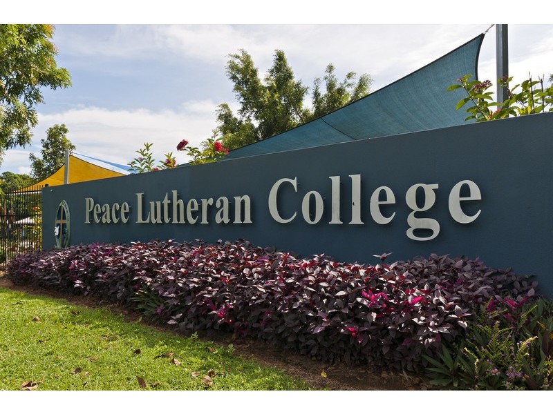 9 Tradewinds Close, Redlynch QLD 4870