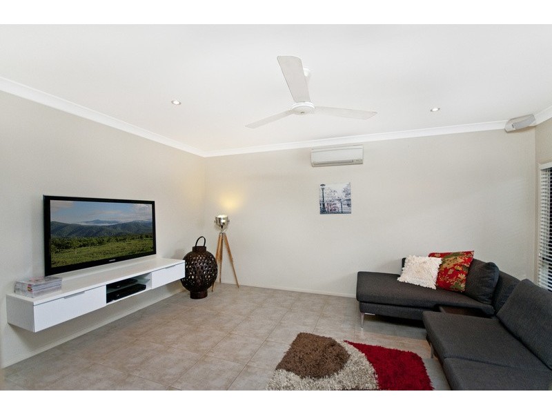 10 Hodkinson Street, Redlynch QLD 4870