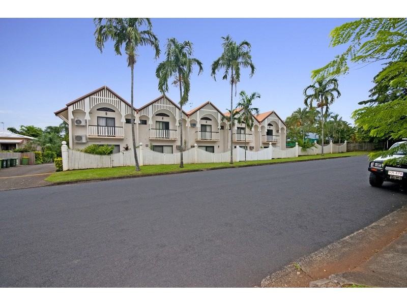 1/9-11 Margaret Street, Redlynch QLD 4870