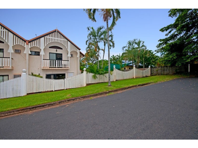 1/9-11 Margaret Street, Redlynch QLD 4870