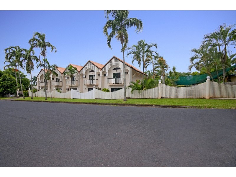 1/9-11 Margaret Street, Redlynch QLD 4870