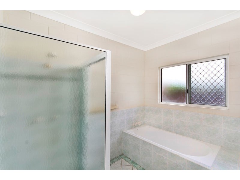 28 Satinash Close, Redlynch QLD 4870