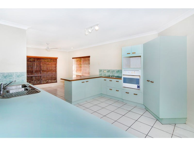 28 Satinash Close, Redlynch QLD 4870