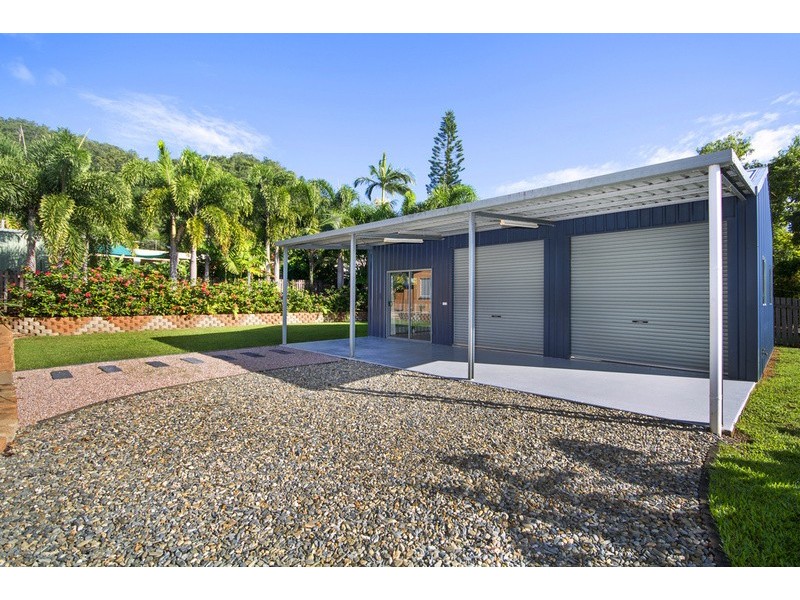 2 Henderson Close, Kanimbla QLD 4870