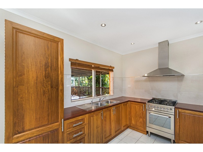 2 Henderson Close, Kanimbla QLD 4870