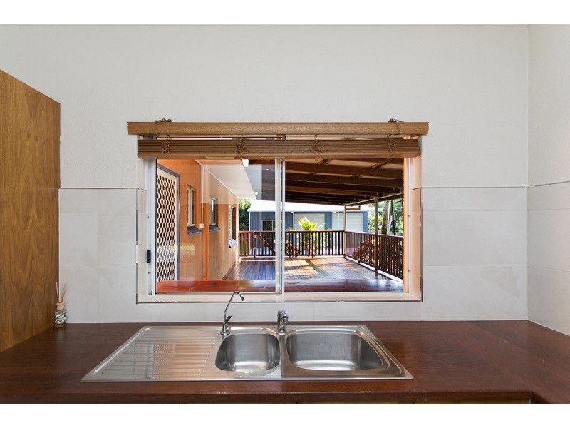2 Henderson Close, Kanimbla QLD 4870